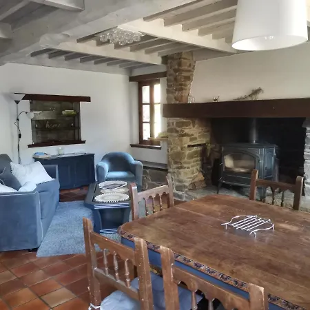 Holiday home Des Cotes De Sioule Lisseuil