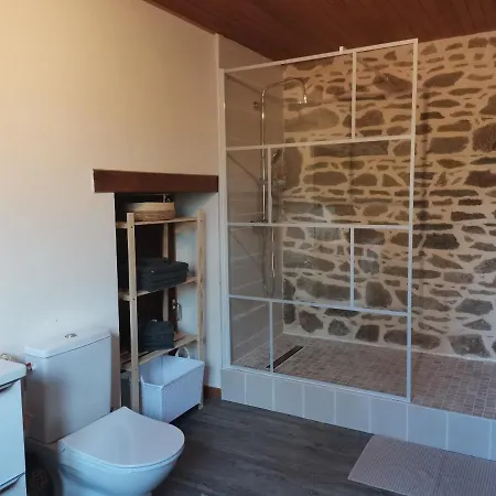 Des Cotes De Sioule Ferienhaus *