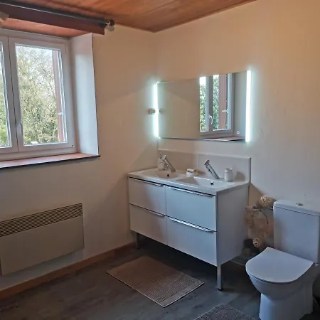 Des Cotes De Sioule Holiday home *