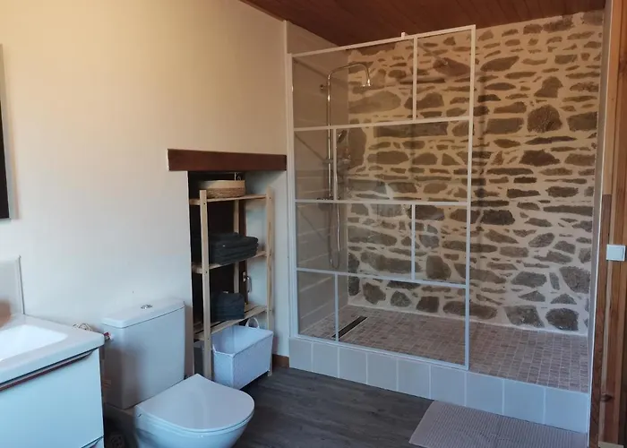 Des Cotes De Sioule Vakantiehuis *